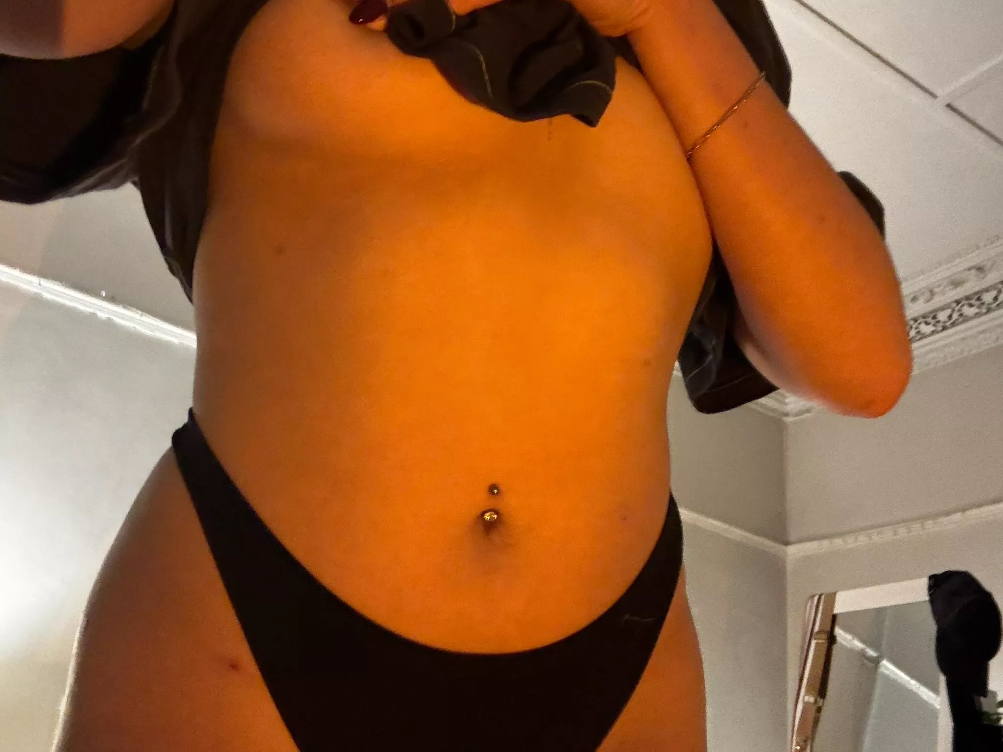18 [F4MF] Charlotte this weekend! Any couples looking for a third? Must be okay to try my kinks and can teach me a thing or two
