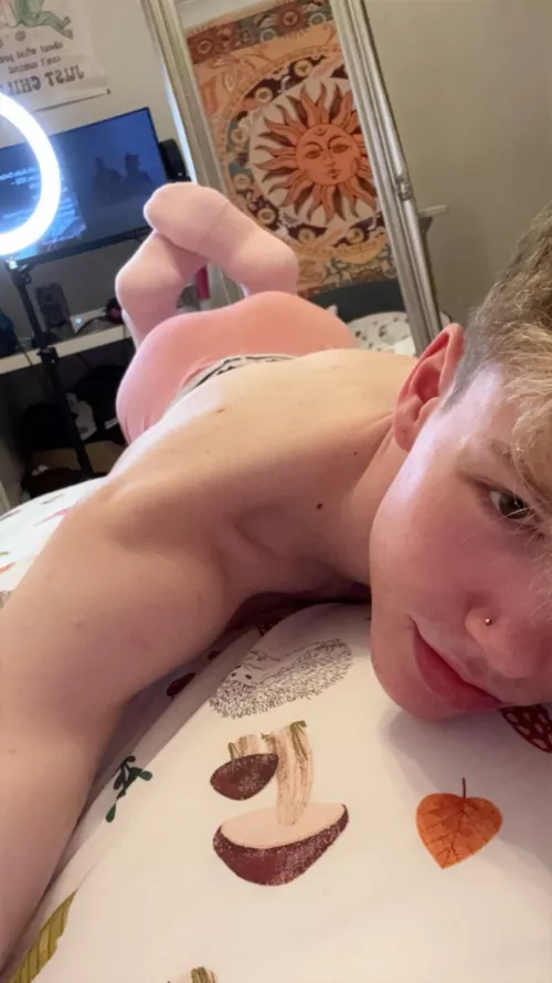 [18] fancy a slice of cake ;) 🍰 