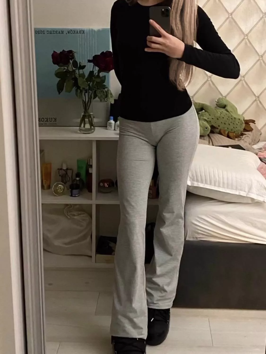 18, looking for a sugar daddy 💋 [online]