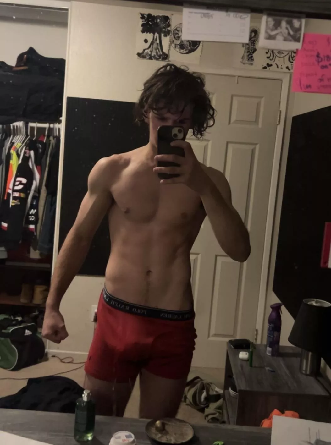 [19] mirror pics always win