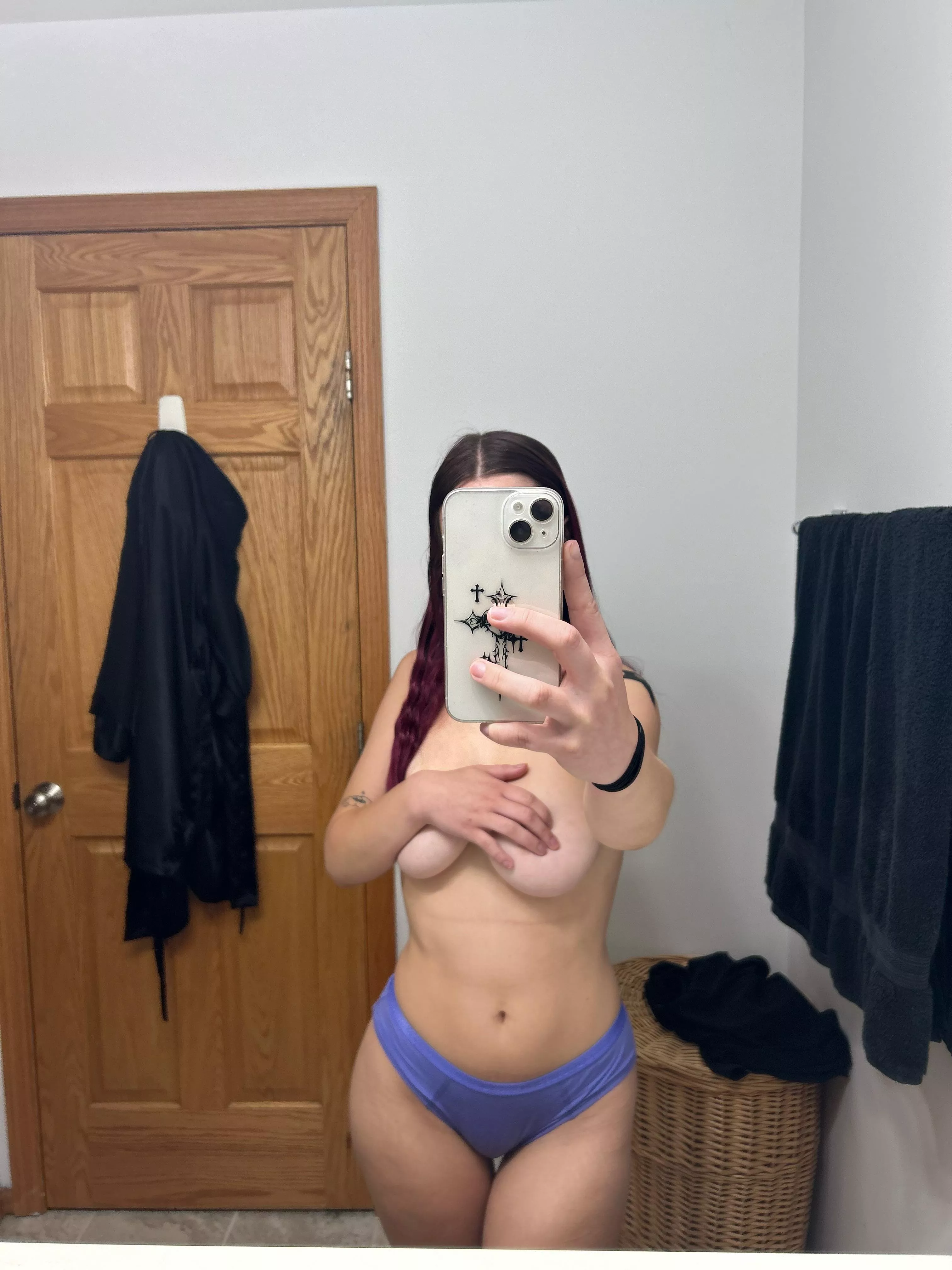 19 y/o looking for fun [online] 