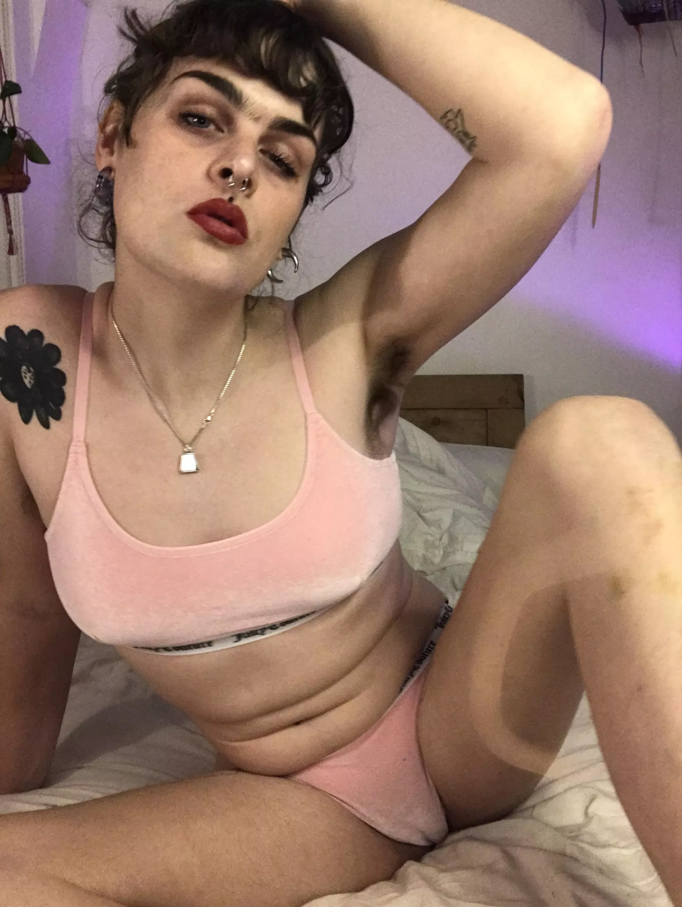 Bet your curious how my hairy neo cunt looks? 