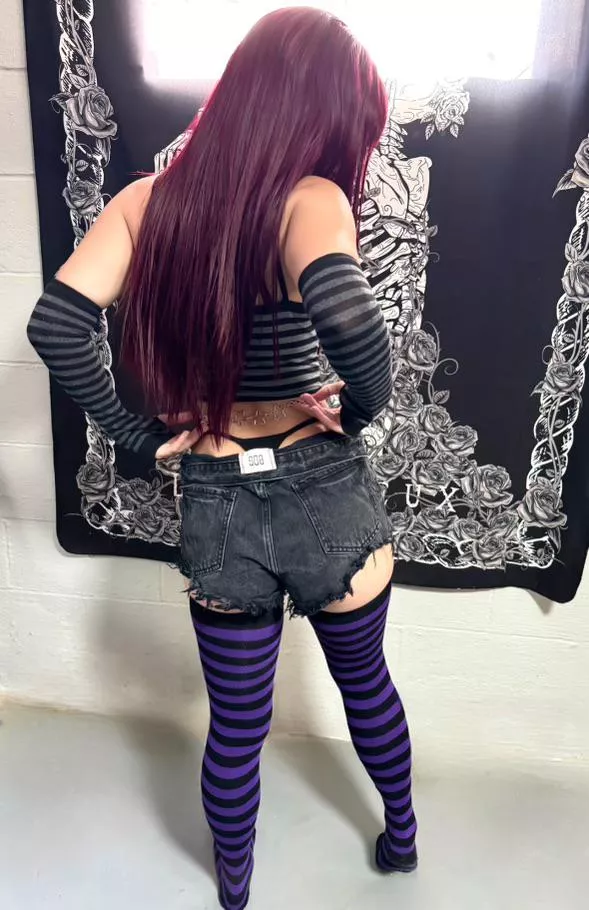 Black tail to start your morning right!