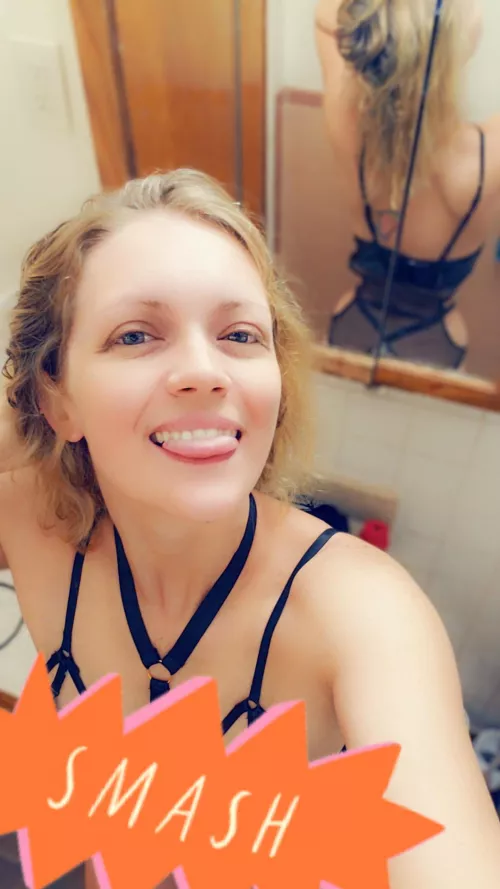 Blonde and eager to show off for you 😈