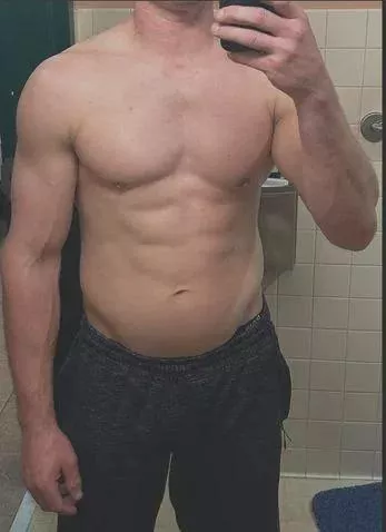 bow down to this preppy beachy dude