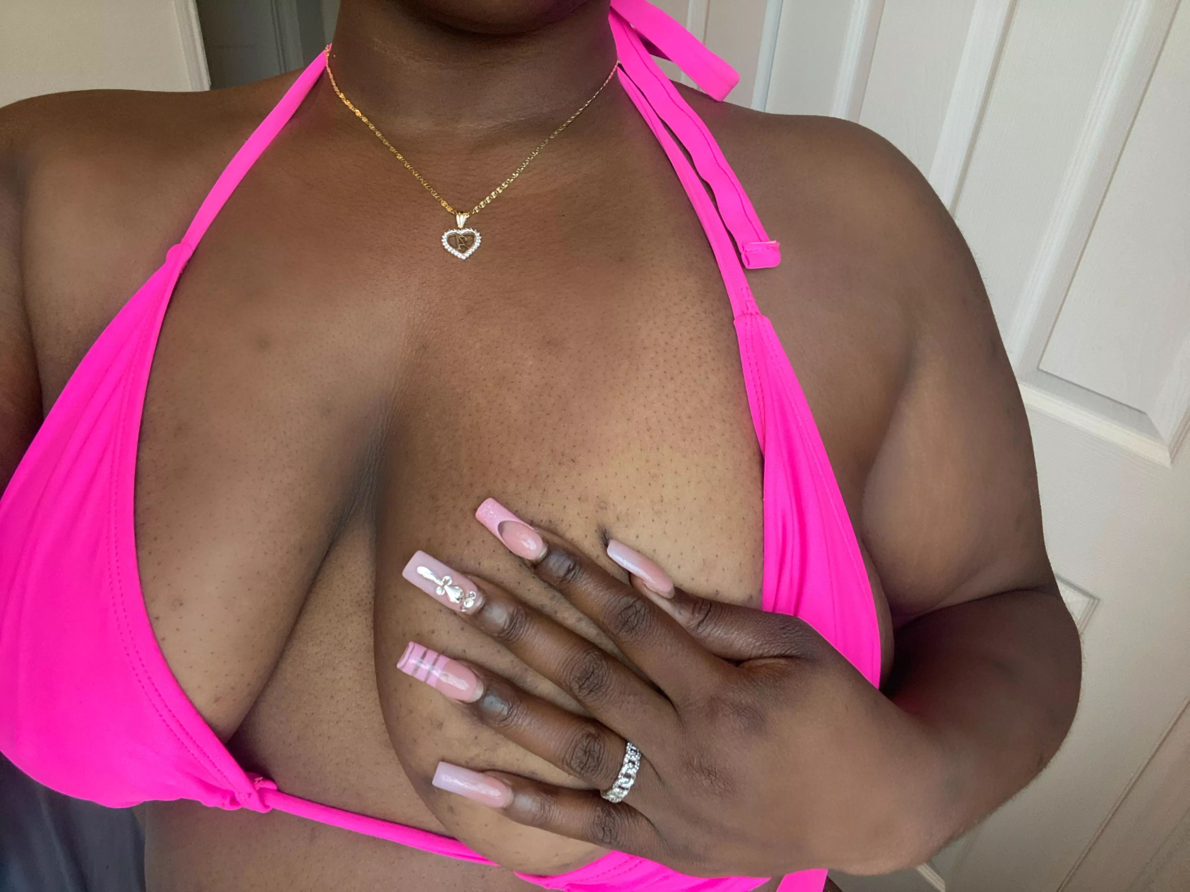 can you guess my fav color? 😋