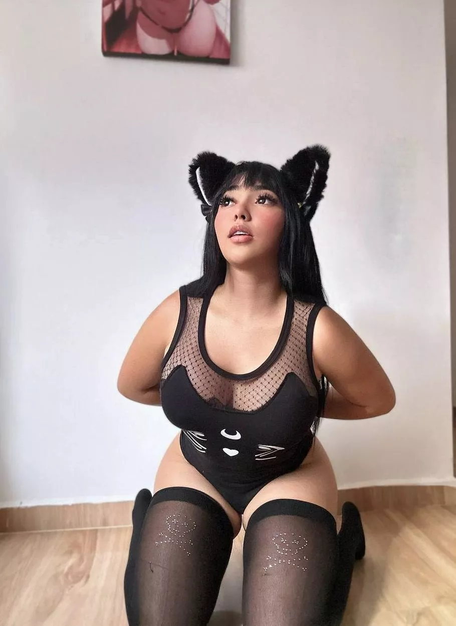 Cuff me up from the back🥺