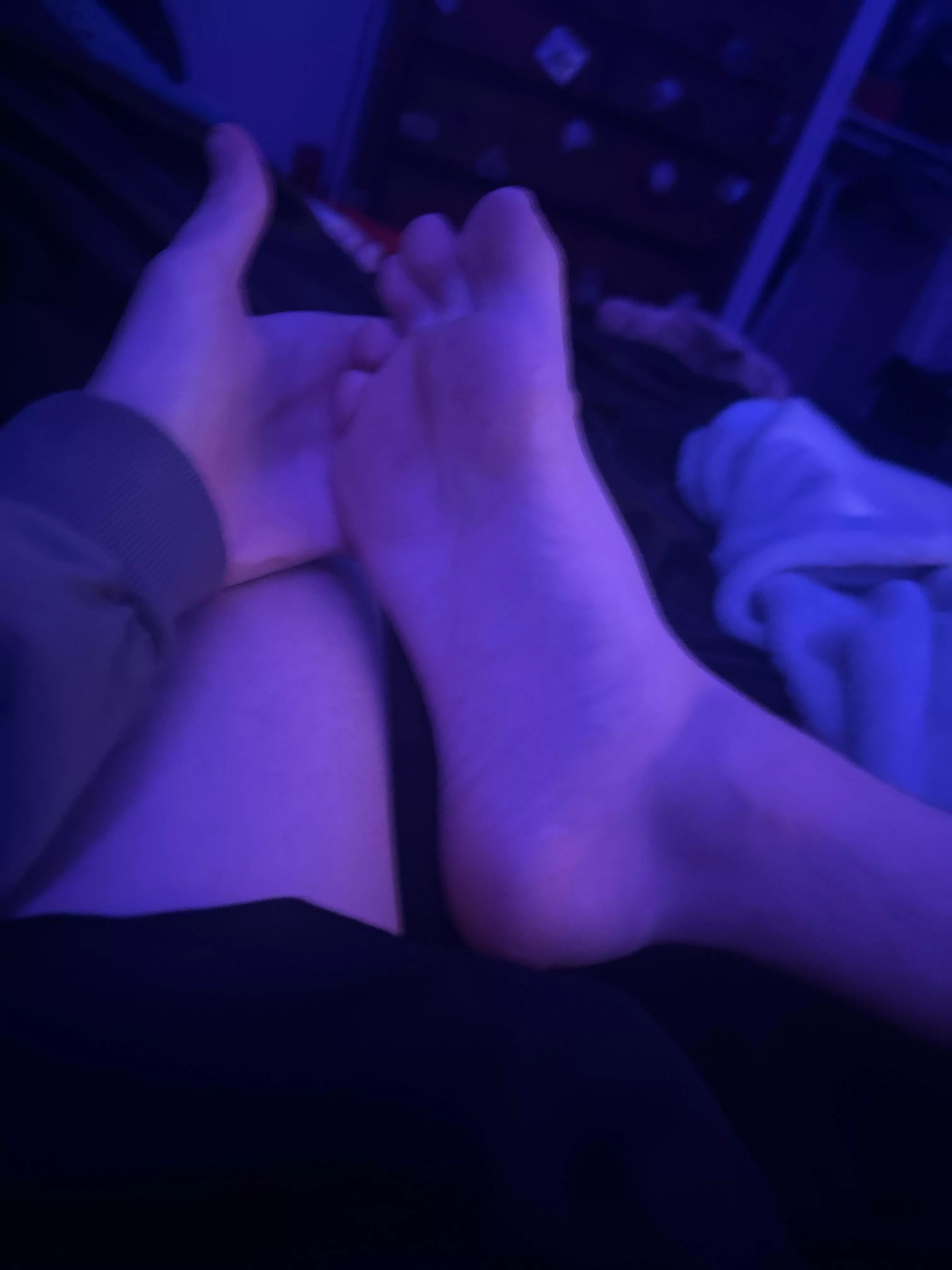 Dm me I’m so horny😣💔