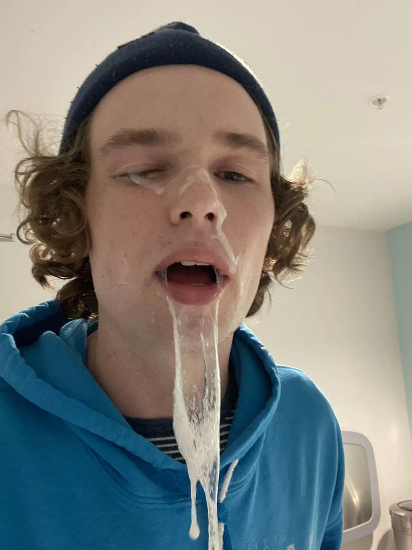 Do you think anyone in the hotel lobby noticed??😜😩