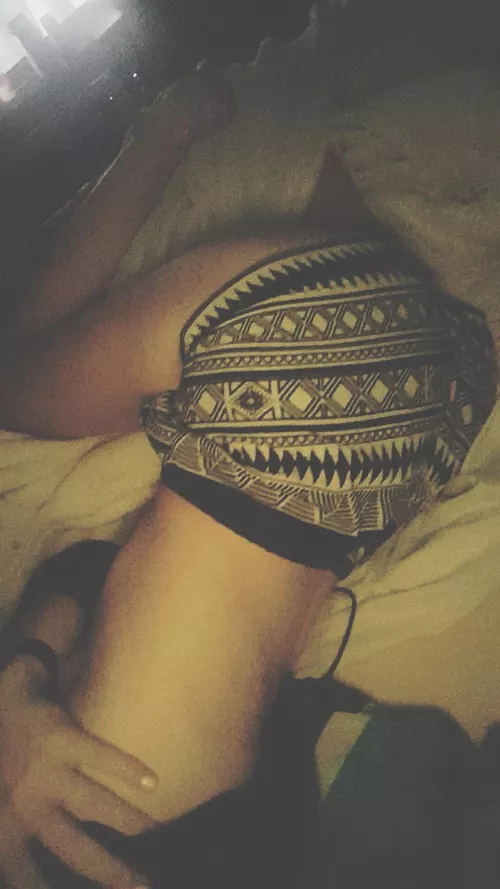 F26 looking for fun while the husbands out of town