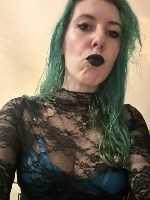 Floral lace cleavage