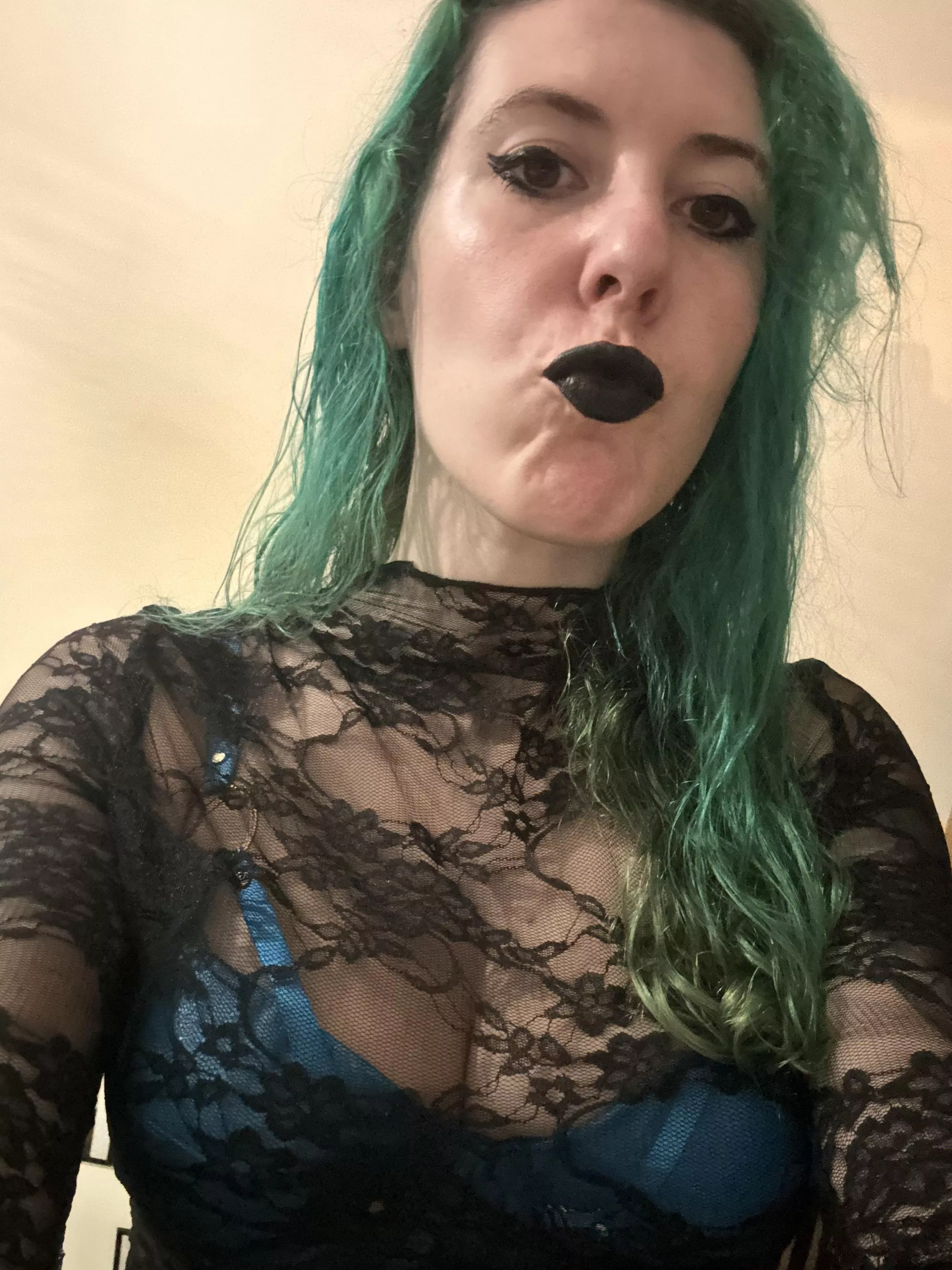 Floral lace cleavage