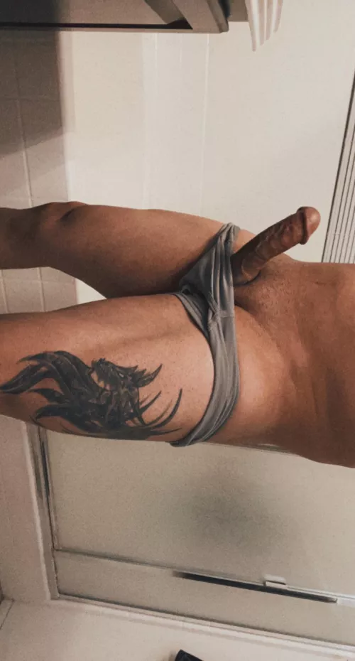 Follow the veins with your tongue 👅 