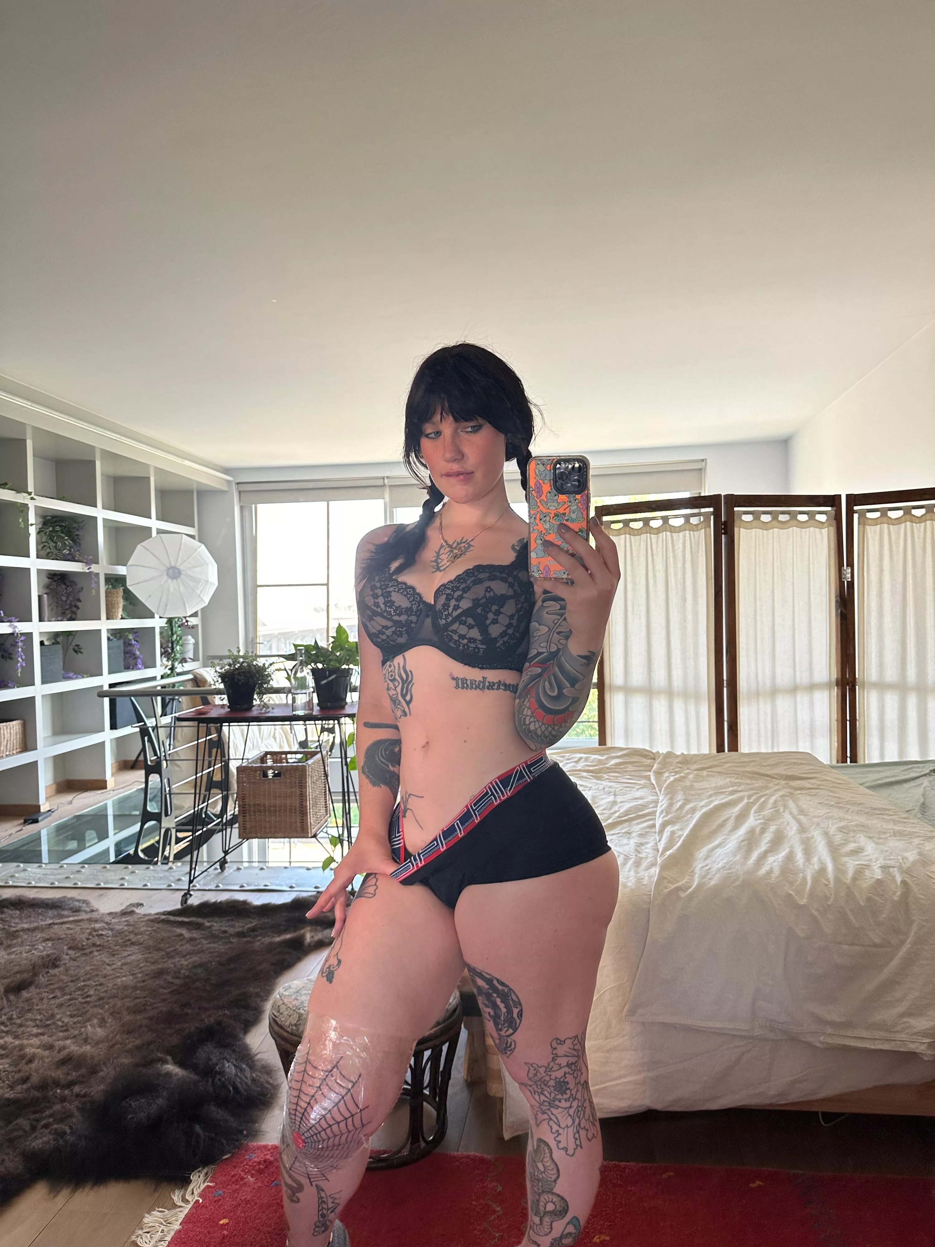 If I was your gf I sent you pics lie this every evening 