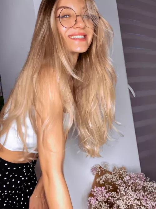 I'm so cute in these glasses