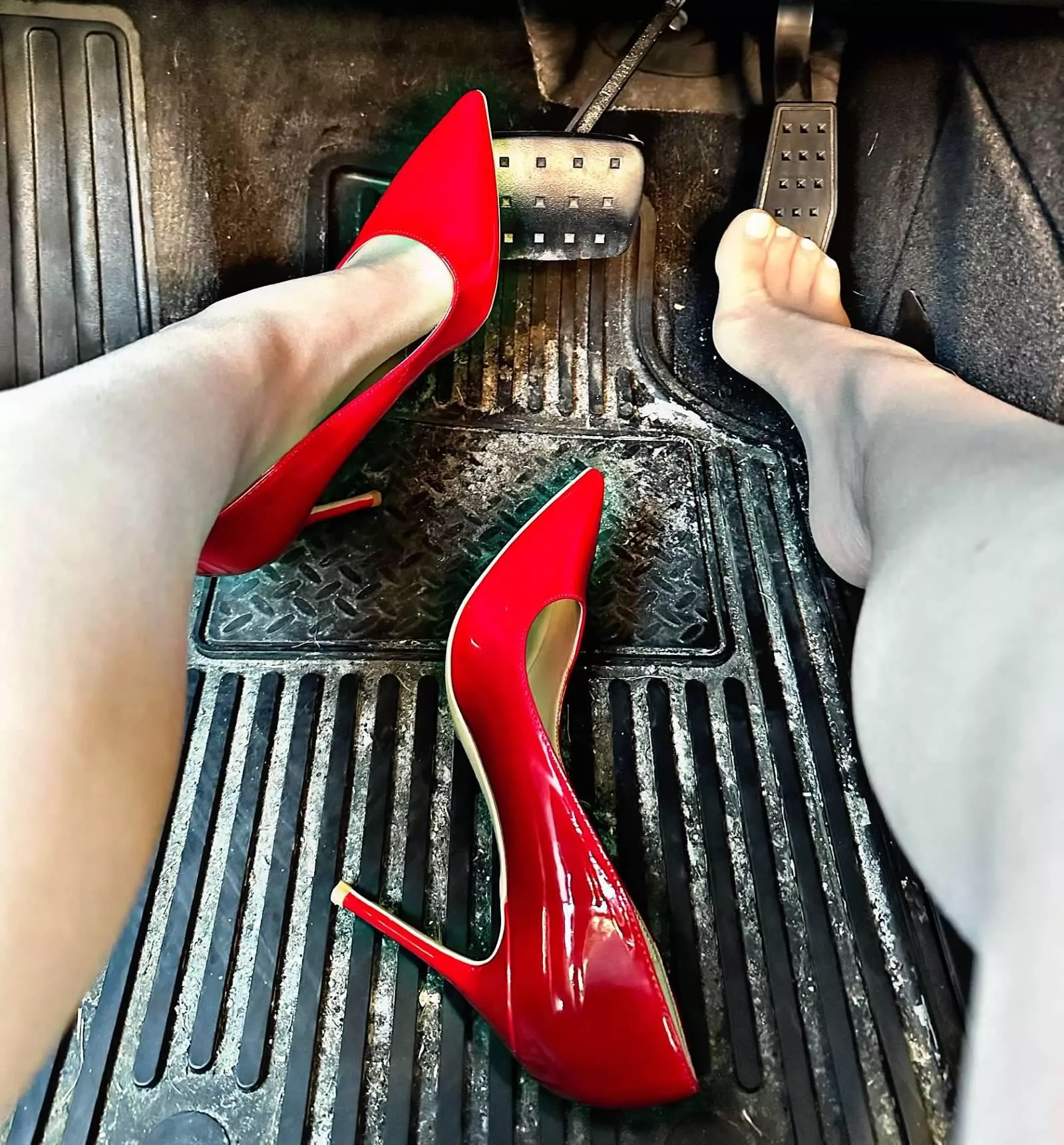 Indulge in the thrill of surrender, where my control becomes your ultimate pleasure. 💜