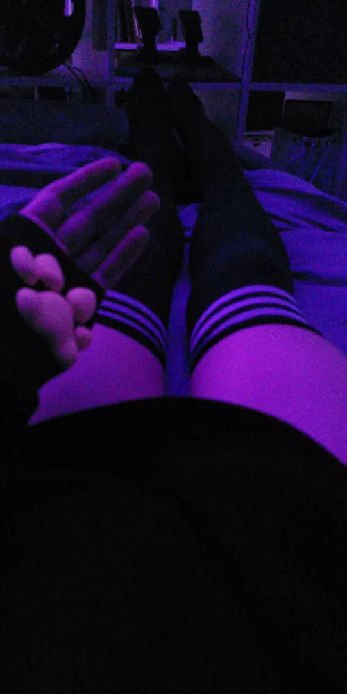 Ist jemand hier aus nahe Celle will nur reden bin gelangweilt 