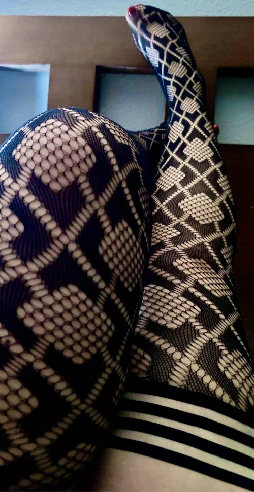 [mw4mw] Like art, i’m meant to be on your wall