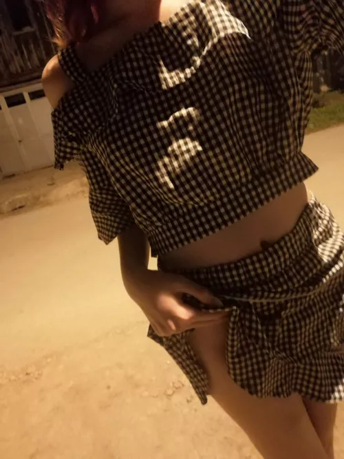 My girlfriends dad won't take me home unless I leave them in his car