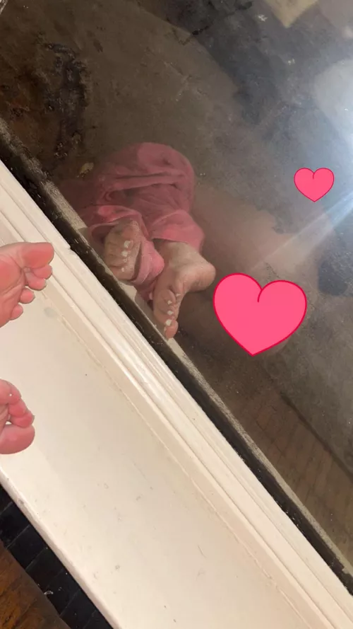 My toessss😋