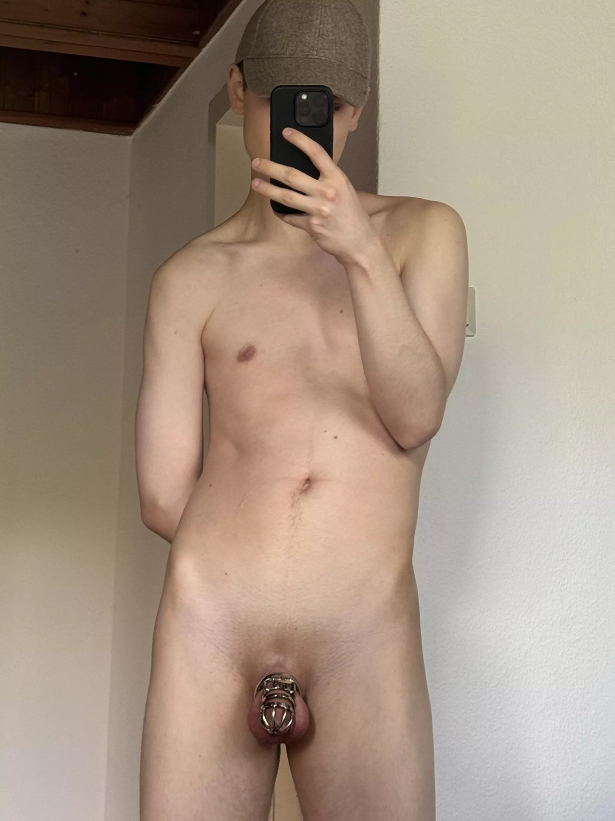 Need dom, who helps?☺️