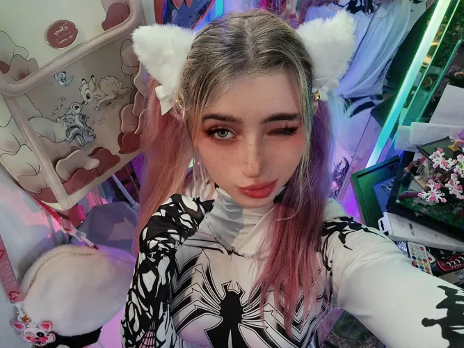 nyaa give me headpats