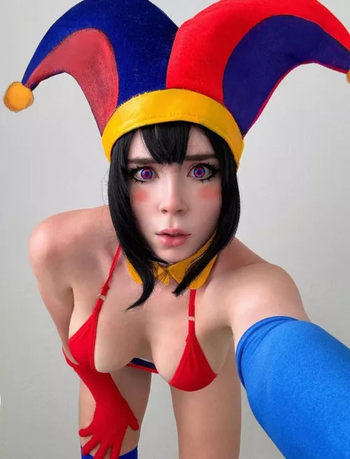 Pomni cosplay (Sweetie Fox)