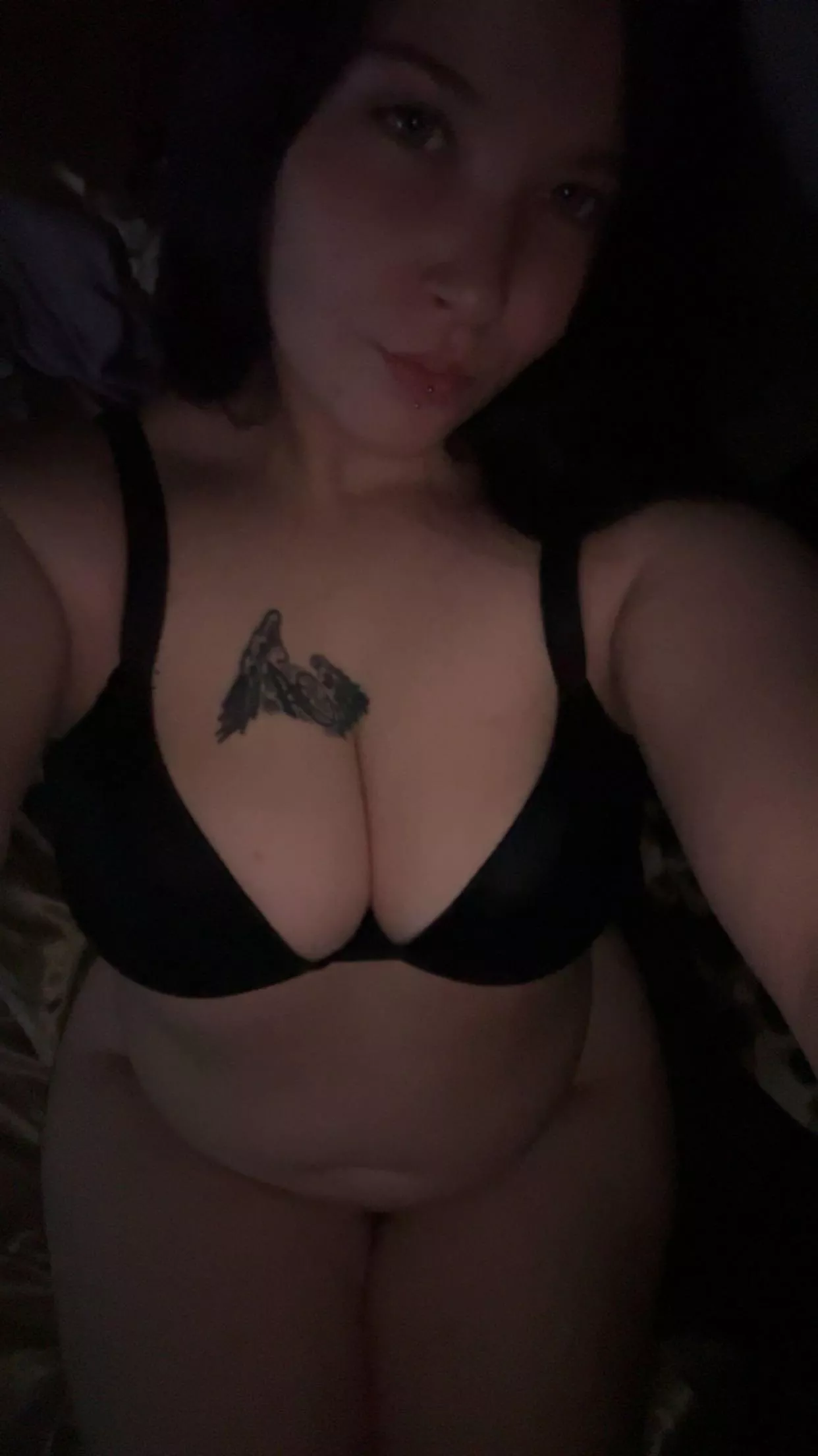 show me you can you handle a bad bitch like me.😘