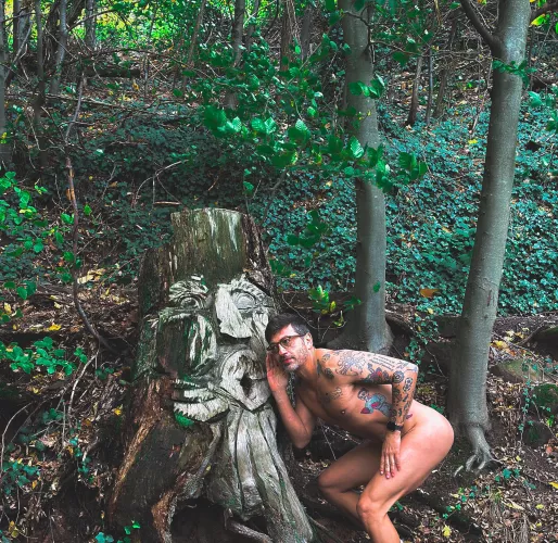 Spreading rumors in the dark woods