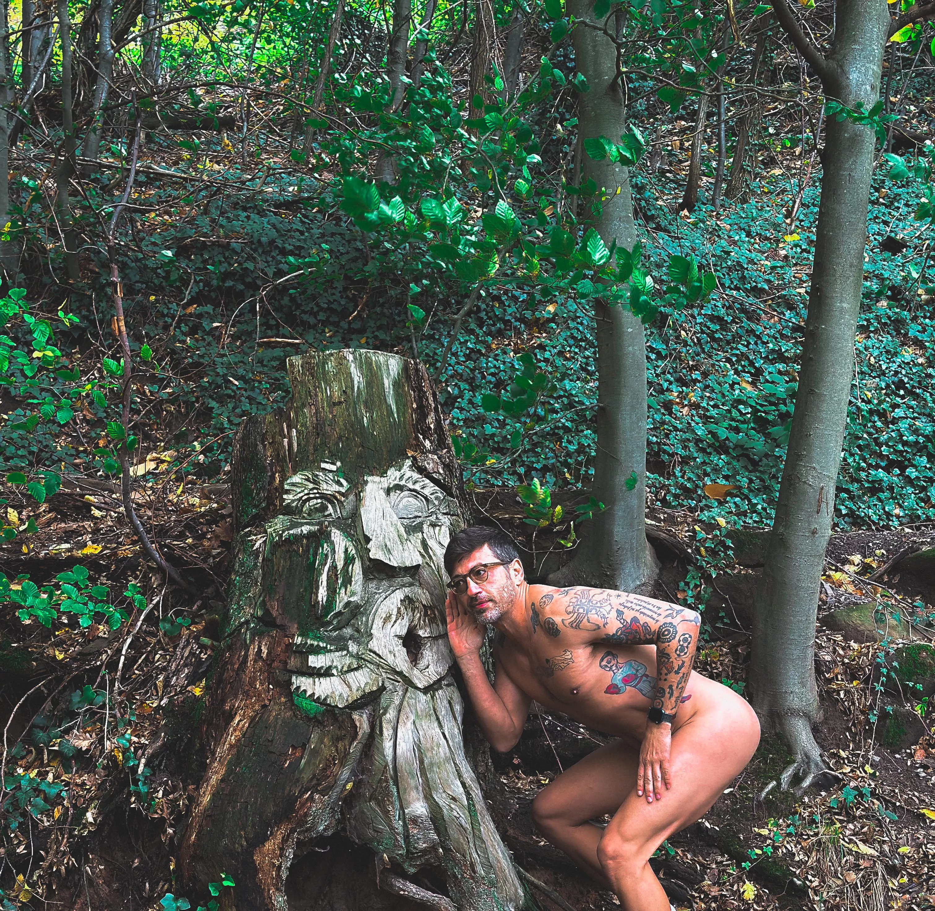 Spreading rumors in the dark woods