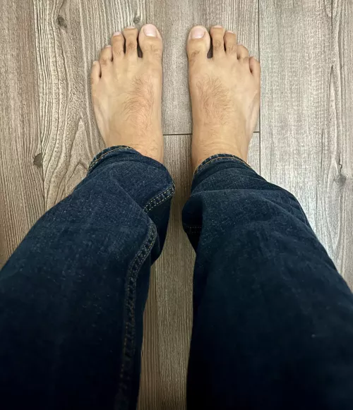 Tanned tops in jeans 10.5US (50) 