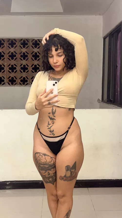 what peace it gives me to take pictures of myself in this mirror