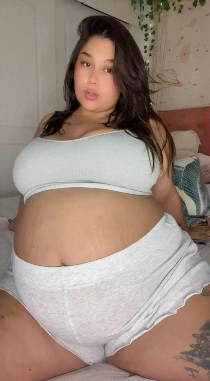 Would you be with a greedy girl like me? y or n