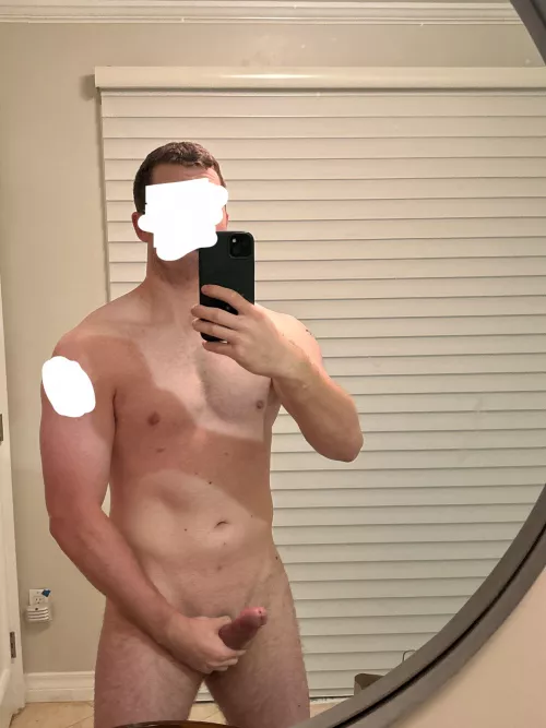 25 M OF Creator looking for people to collab with