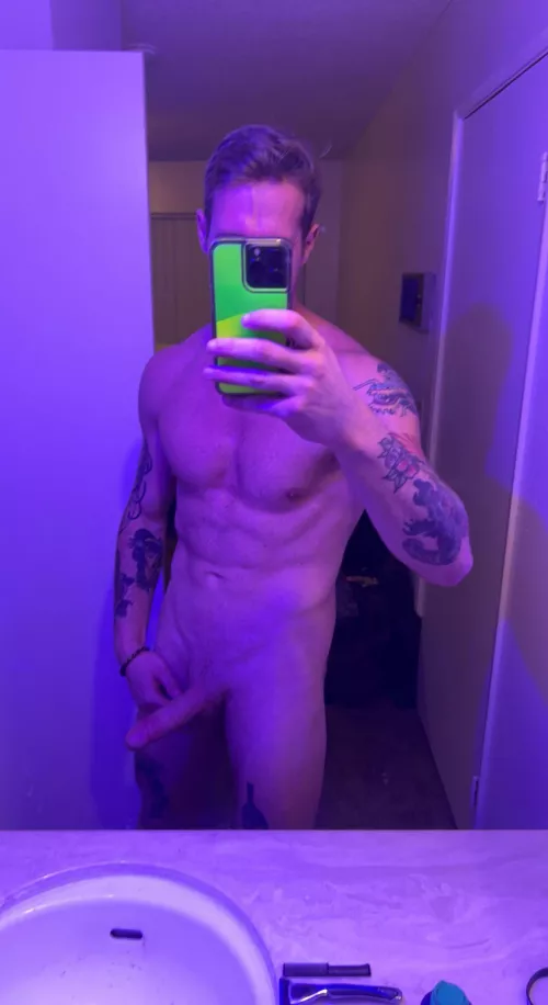 30[M4F]#Columbia - fit tall and horny looking to get milked and return the favor :)