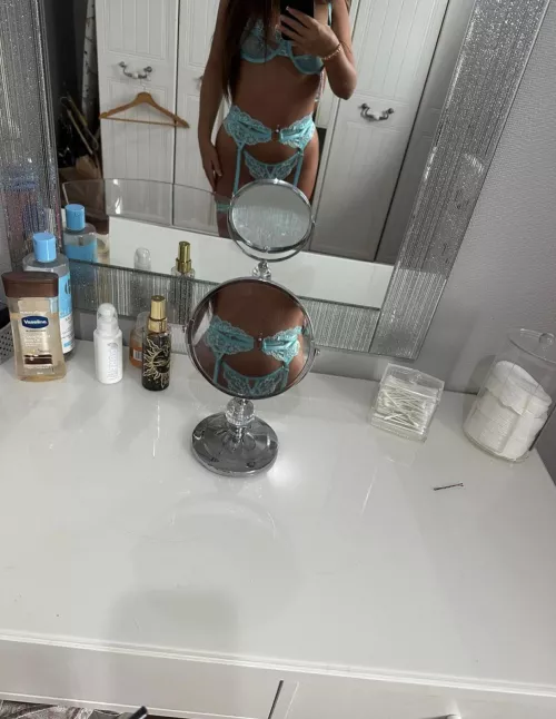 anyone down for FWB lmk xx F18