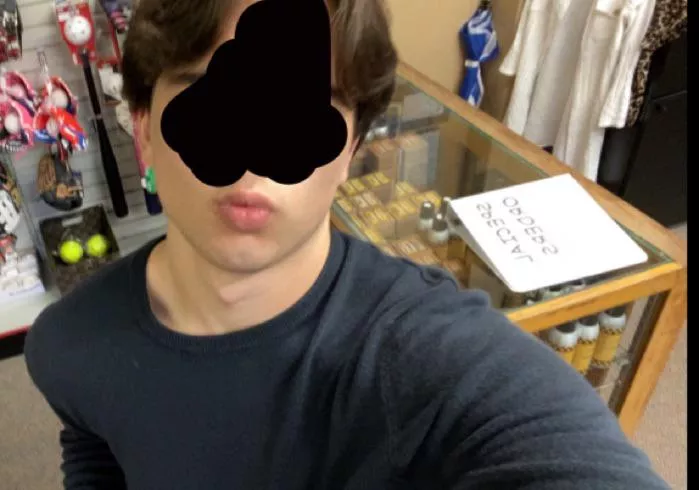 anyone mobile? i wanna suck someone. 