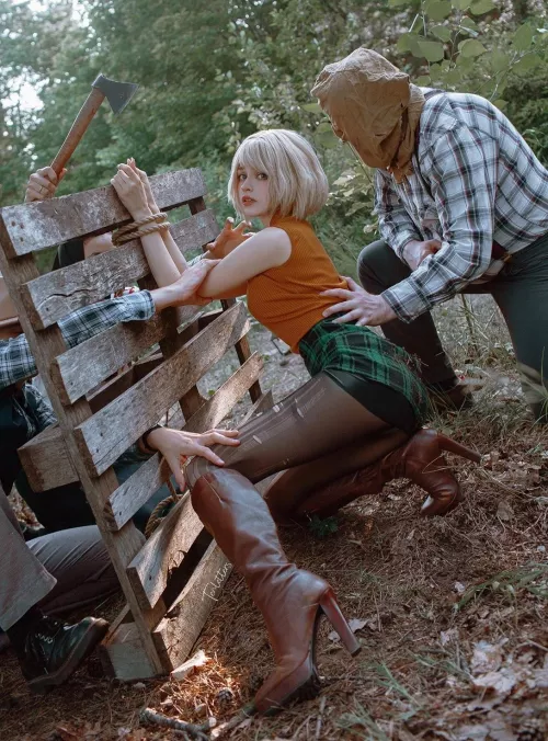 Ashley Graham cosplay by tenletters