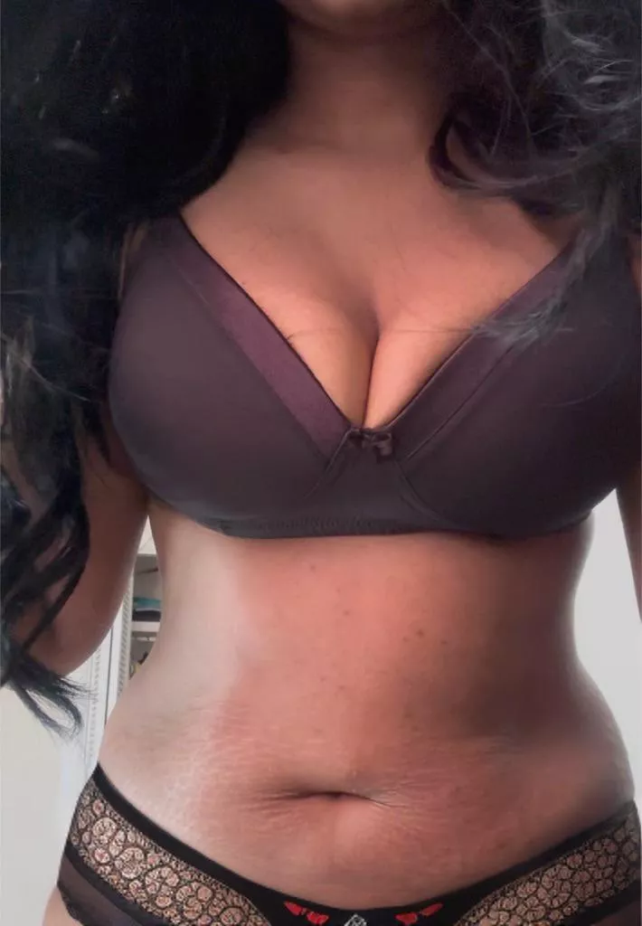 Back with more skin and spice (f)rom Kerala—ready to heat things up! Manasilaayo 🔥😈