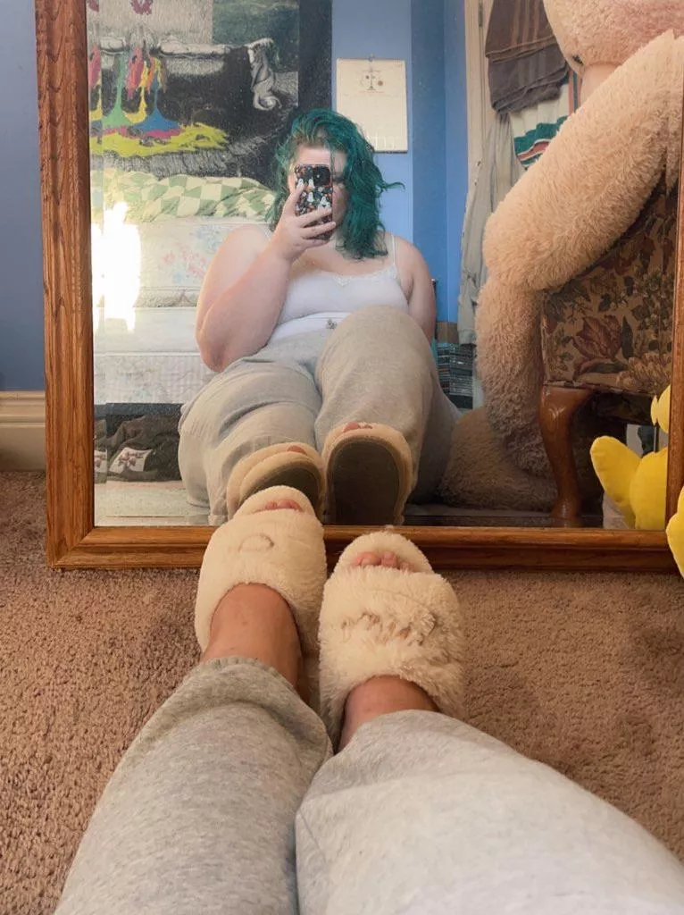 Early morning tease for my foot freaks. Say thank you.