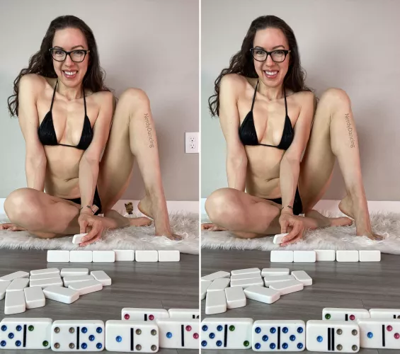 Eight differences to “spot” (pun intended). Photo and edit by me.