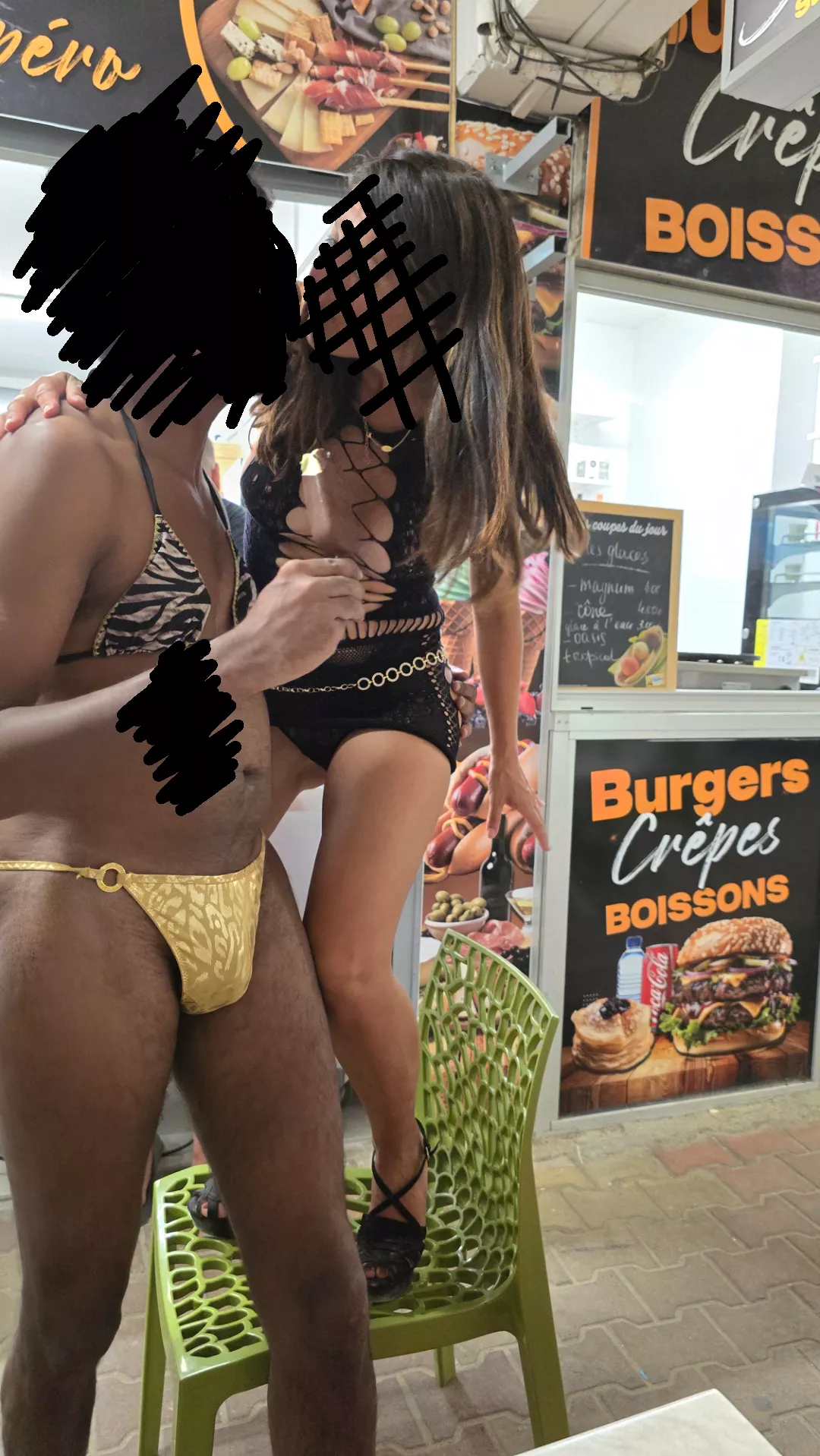 Erotic wear on the roads