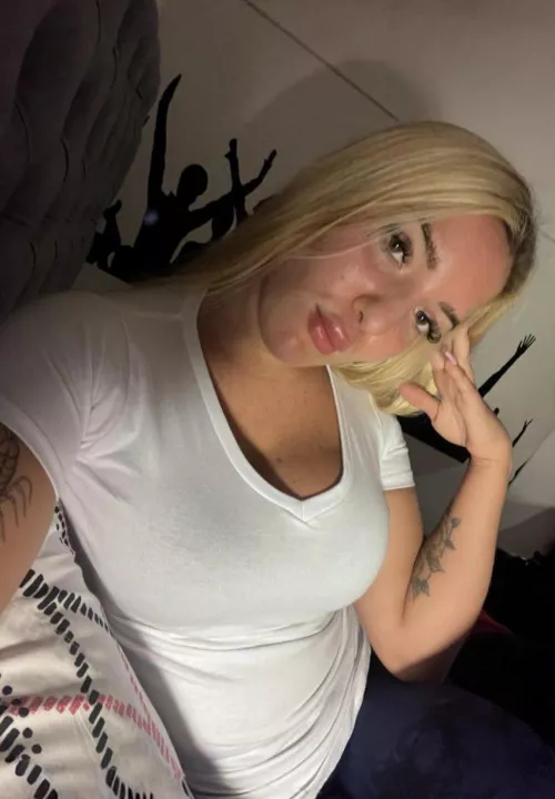 Feeling curious tonight, 19 F here for fun convos