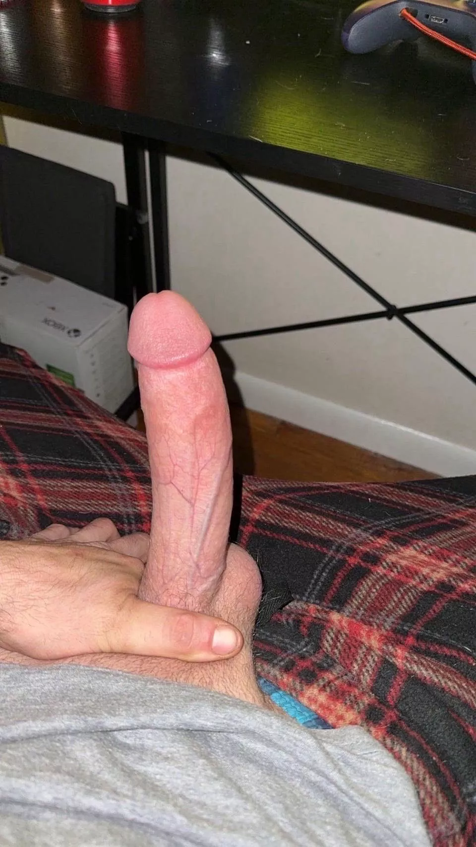 Hard and in a sharing mood dm me for chat and more :)