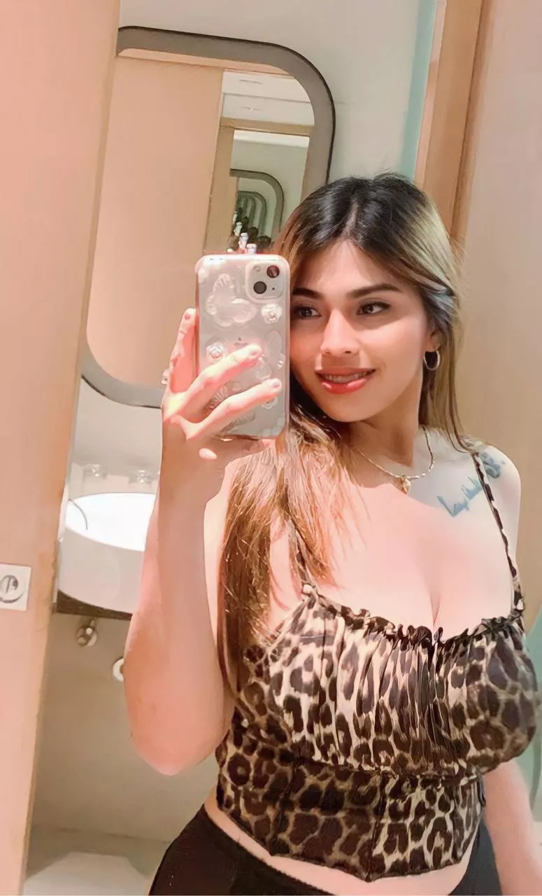 Hi gents im available today til midnight! Dm me on tg@geefil