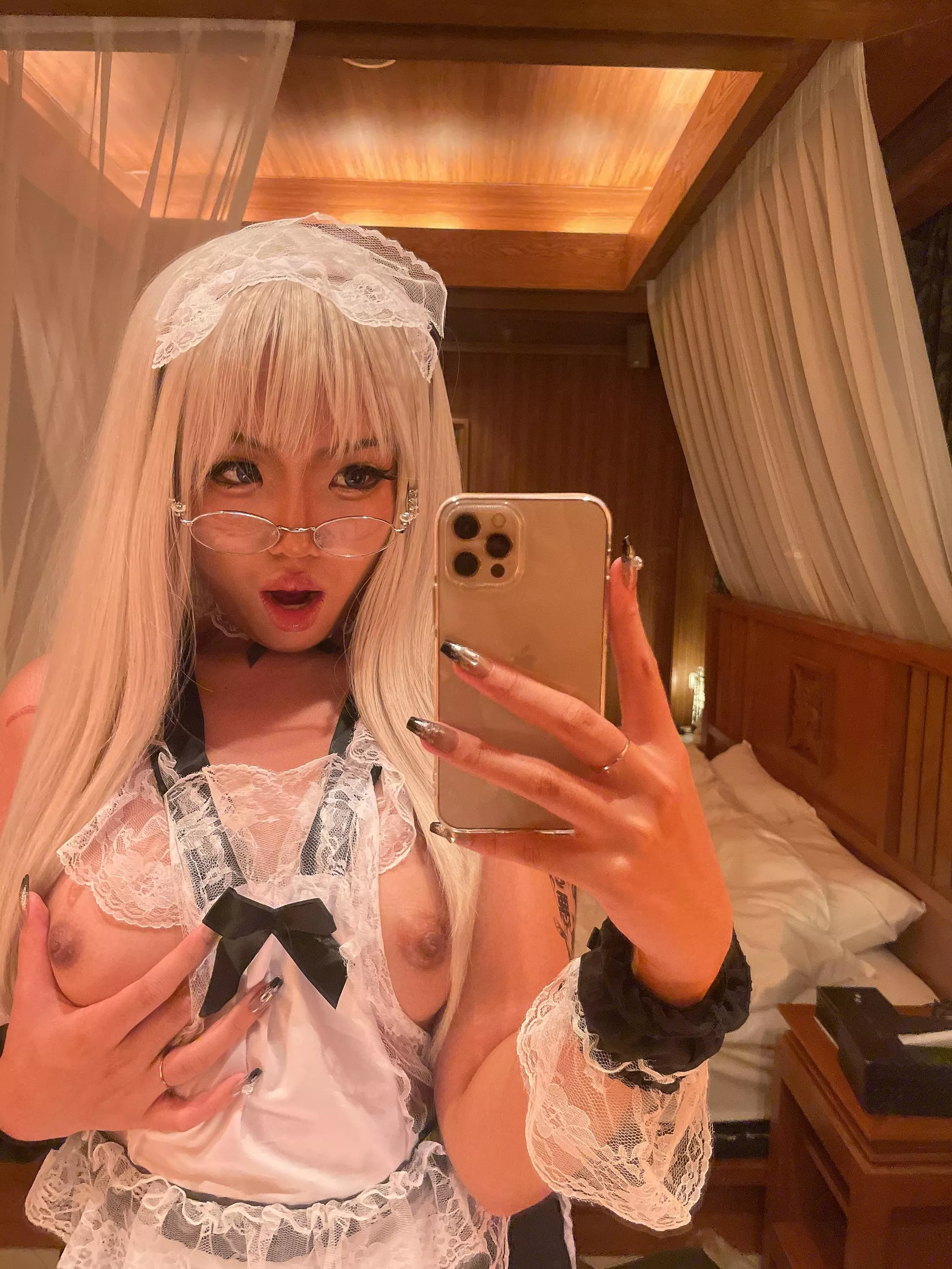 I bet you're into kind of shy girls