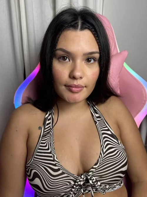 i dont wear a bra around daddys house i refuse to