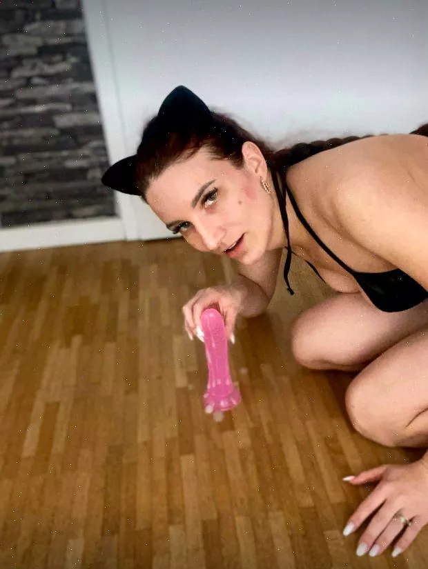 i wanna be in your 2am thoughts 👅