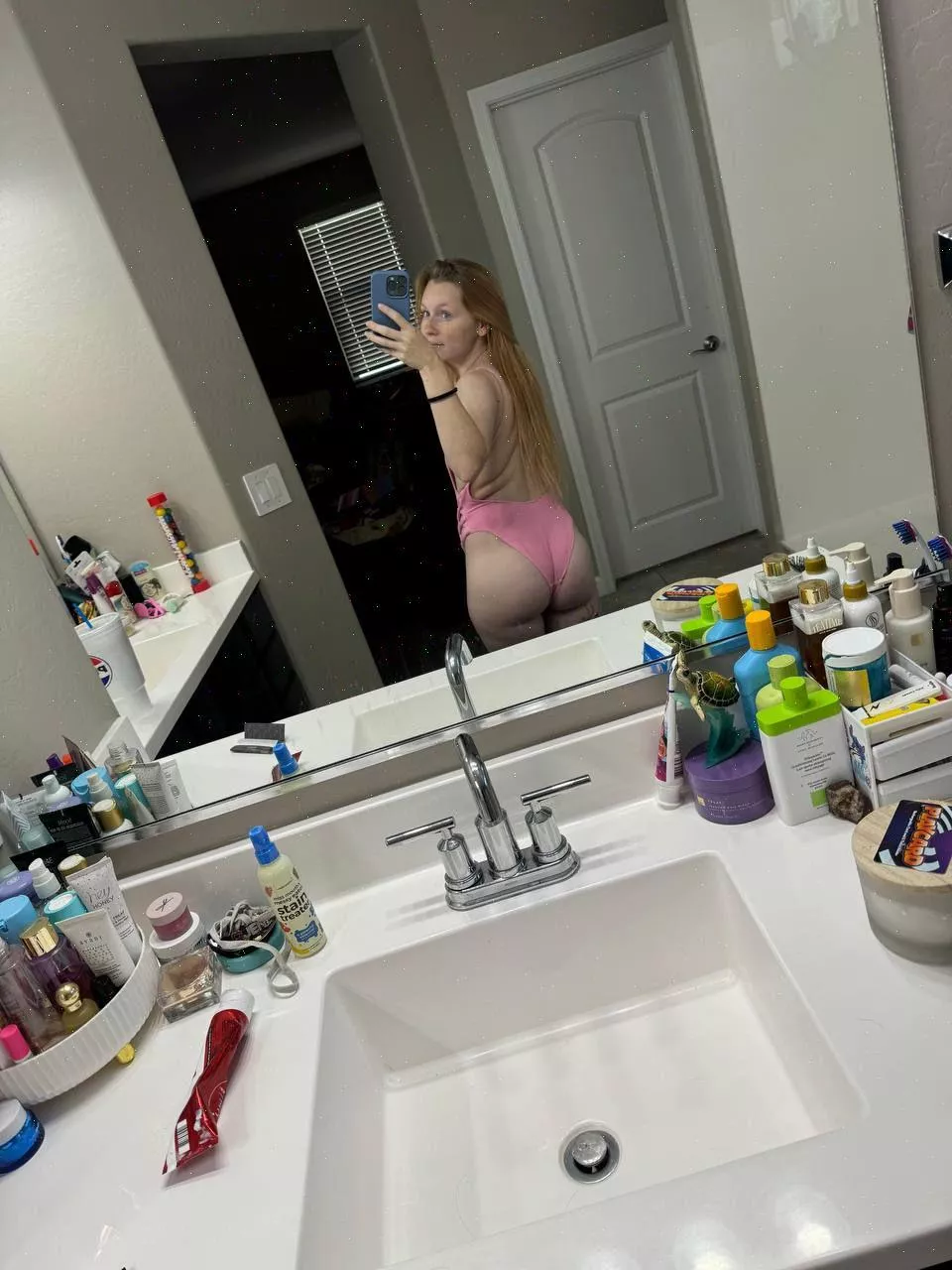 I want to know what you’d do to me daddy, tell me… 🍒