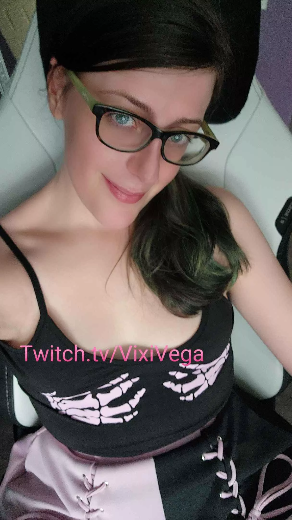I'm having a major craving for some Viera booty! Catch me live on Twitch ogling Fran's cheeks while wreaking havoc across Ivalice!